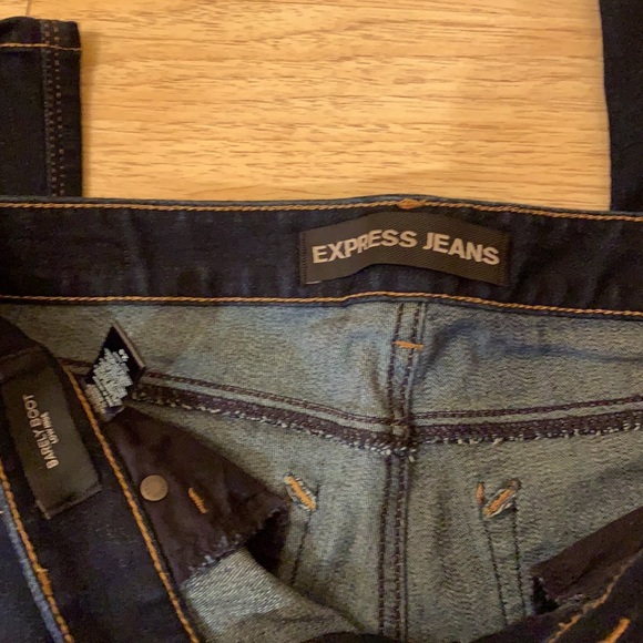 Express Jeans dark wash in excellent condition. Size 2 slim. - Picture 2 of 4